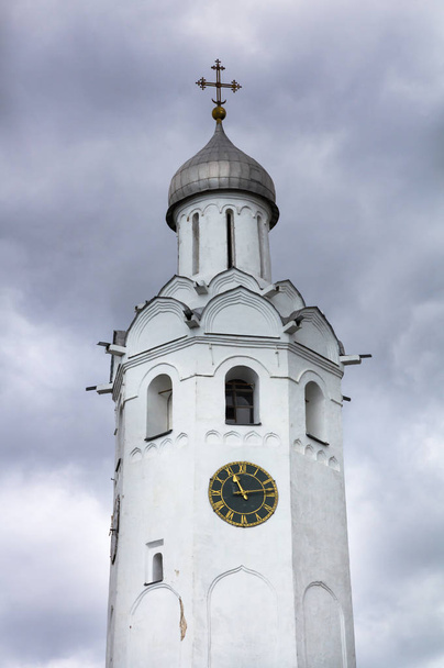 The clock tower in Velikiy Novgorod, Russia - Фото, изображение