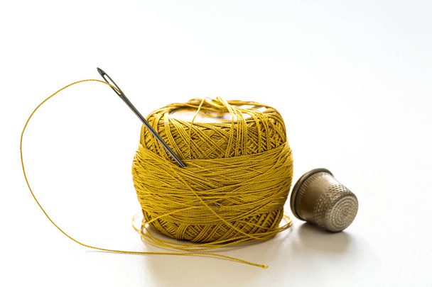 Sewing thread and needle - Φωτογραφία, εικόνα