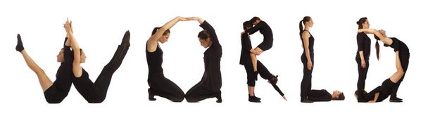 Чернокожие одетые люди образуют мировое слово вместо белого
 - Фото, изображение