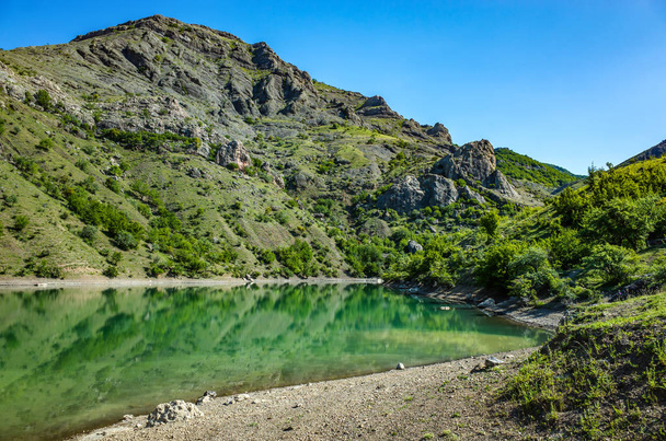 Lago Panagia en Zelenogorye
 - Foto, Imagen