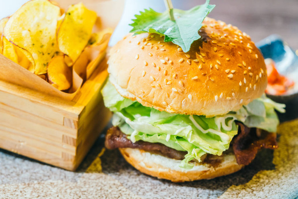 Unhealthy beef hamburger - Fotografie, Obrázek