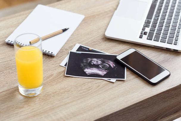 ultrasound scan and gadgets on table - Foto, imagen