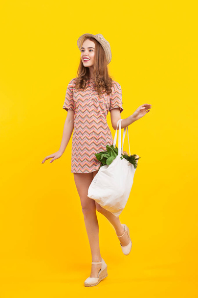 woman with bag of products - Фото, изображение