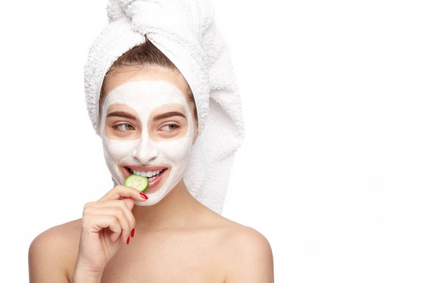  woman with cleansing mask on face - 写真・画像