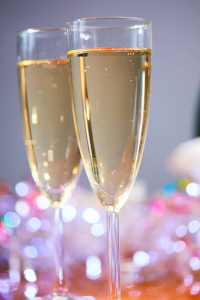  two glasses of champagne - Φωτογραφία, εικόνα