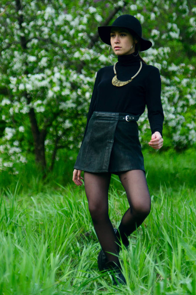 girl in black jacket - Fotoğraf, Görsel