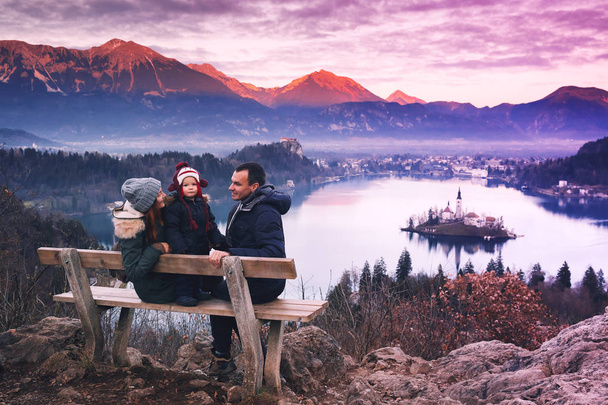 Family travel Europe. Bled Lake, Slovenia. - Fotoğraf, Görsel