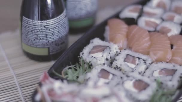 kombi Japonia jedzenie łódź - Materiał filmowy, wideo