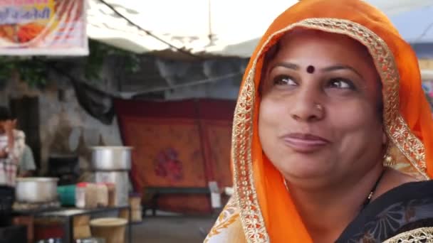 Pushkar, India indiai nő portréja - Felvétel, videó
