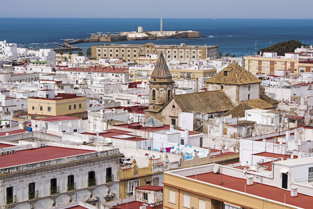 Ciudad portuaria española Cádiz
 - Foto, imagen