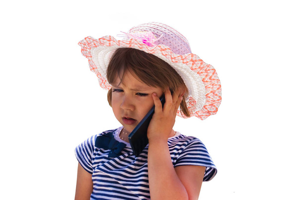 Linda niña hablando por el teléfono celular
. - Foto, Imagen