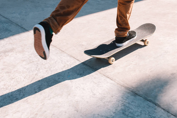 skater's legs and skateboard - Φωτογραφία, εικόνα