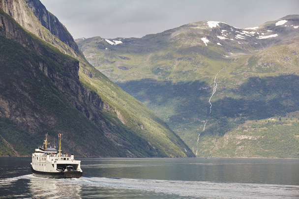 Norwegian fjord landscape. Hellesylt, Geiranger cruise travel.  - Фото, зображення