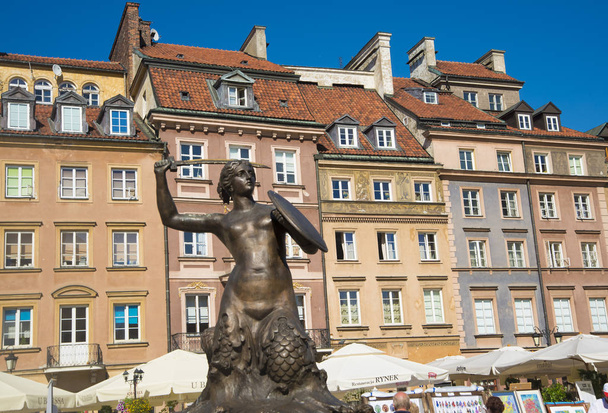 WARSAW, POLAND - MAY 27, 2017: Statue of Syrenka, Mermaid of Warsaw, symbol of the city - Photo, image