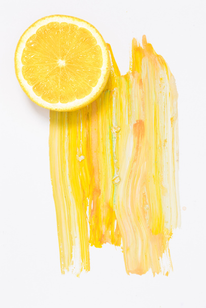 rodaja fresca de limón - Foto, imagen