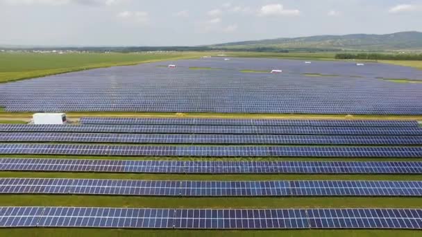 Solar panels on green grass with blue sky - Footage, Video