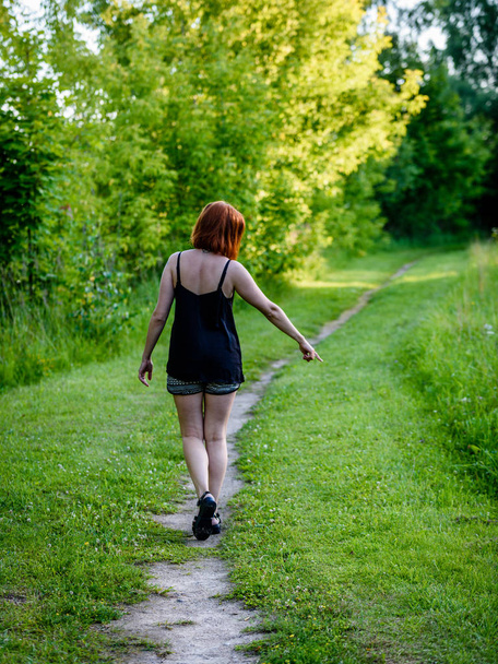 young woman enjoying nature - Photo, Image