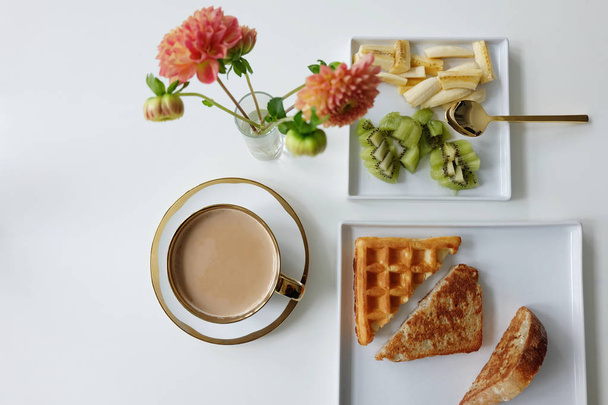 Waffle colazione del mattino
 - Foto, immagini