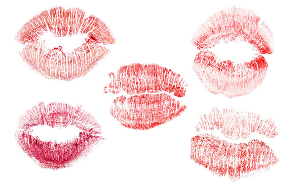 набор из пяти красных губ отпечаток изолирован на белом
 - Фото, изображение
