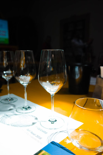 Degustace vína, vinařství Donnafugata, Marsala, Sicílie, Itlay, 28 května - Fotografie, Obrázek