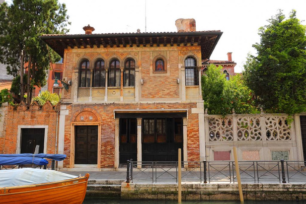 case colorate e canali a Venezia
, - Foto, immagini