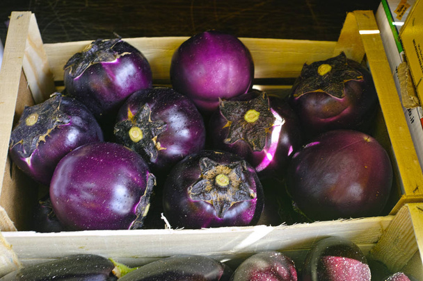 紫ナス ボール、新鮮な健康野菜. - 写真・画像