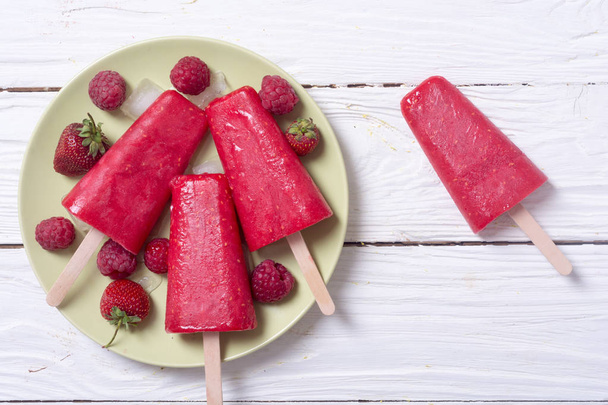 Colorful homemade popsicle - Photo, image