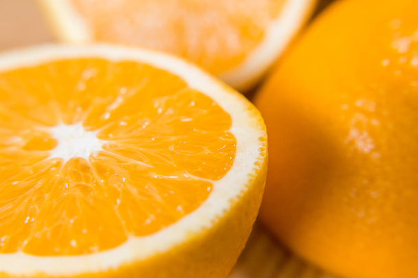 Halves of the orange. Health food. The juice from the fruit - Foto, Bild