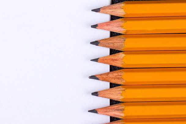 Simple pencils, a blank sheet - Fotografie, Obrázek