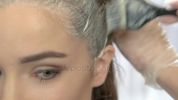 Haar stervende proces, close-up. - Video