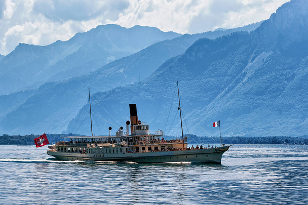 Excursie schip op Genève Lake van Montreux Swiss Riviera - Foto, afbeelding