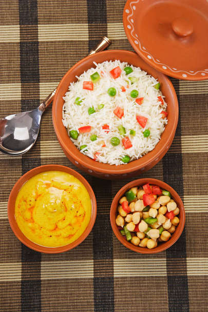 Φυτικά πιλάφι με Kadi ή ινδική Biryani λαχανικών - Φωτογραφία, εικόνα