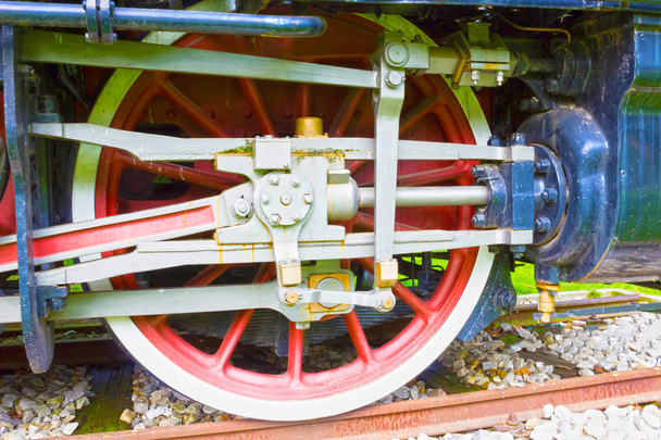 Grunge régi steam locomotive kerék és rudak - Fotó, kép