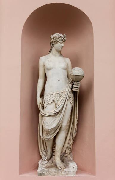 neoklassieke marmeren standbeeld - Foto, afbeelding