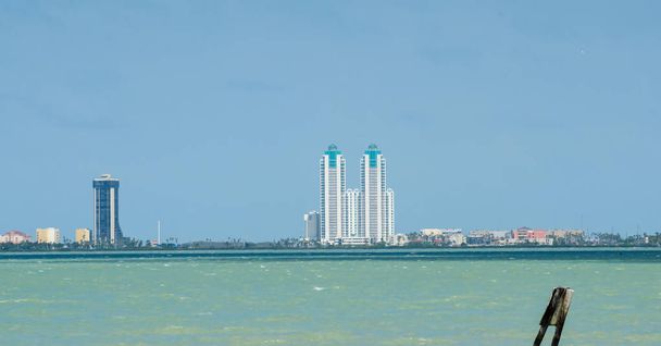 прибрежный пейзаж рядом с островом Падре
 - Фото, изображение