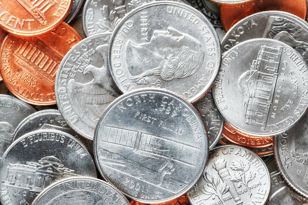 Amerikai dollár-érmék kép extrém közelről. - Fotó, kép