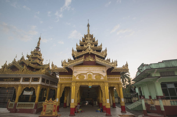 shwemawdaw pagoda, bokor, Mianmar - Fotó, kép