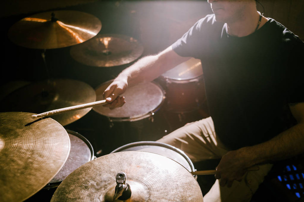 Drummer playing cymbals during concert - Foto, afbeelding