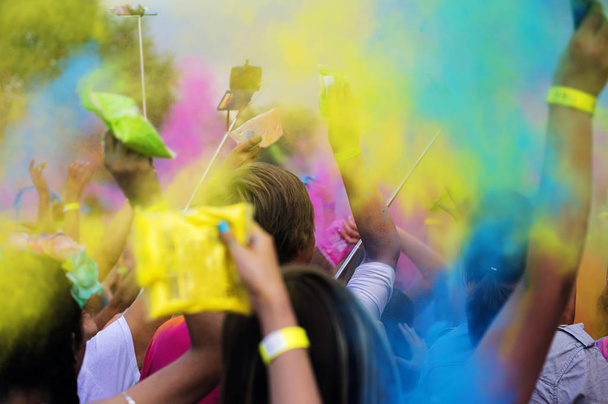 Holi festival kleur explosie - Foto, afbeelding