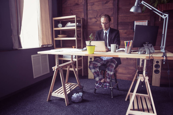 Freelancer at working place at home. - Foto, immagini