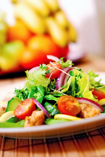 Salada de frango
 - Foto, Imagem