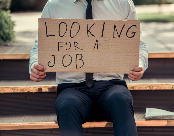 Buscando un trabajo
 - Foto, Imagen