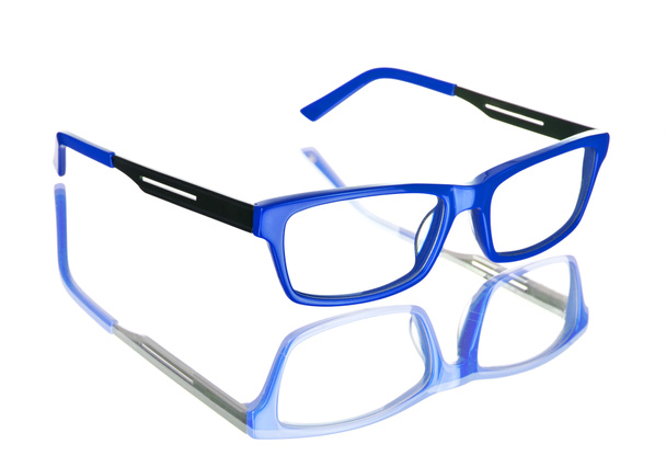 Nerd occhiali blu su sfondo bianco isolato, riflessione perfetta
 - Foto, immagini