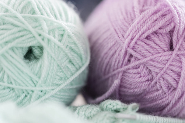 Artigos para tricotar com uns raios close-up em ângulos diferentes
. - Foto, Imagem