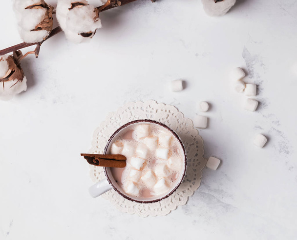 Hot chocolate with marshmallows on marble background - Photo, image