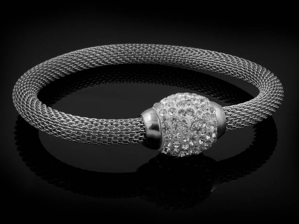 Ladies Zilveren armband met hangertjes - Foto, afbeelding