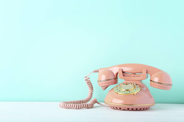 Pink retro telephone  - Foto, afbeelding