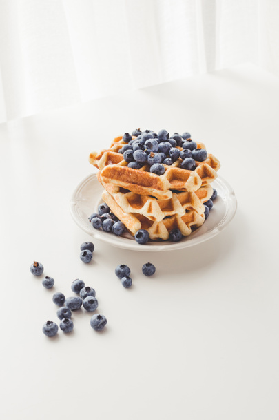 tasty waffles with blueberries - Valokuva, kuva