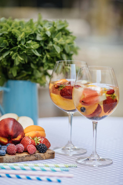 Delicious Red Sangria with fruits - 写真・画像