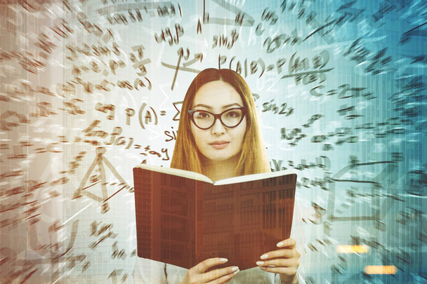 Mooie Aziatische student en formules, grijze dubbele - Foto, afbeelding